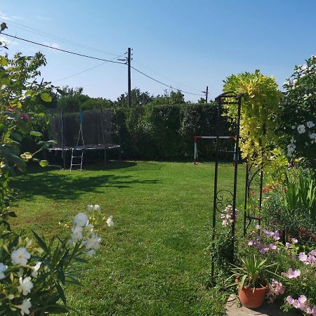 Guest House Ezerets Екстер'єр фото