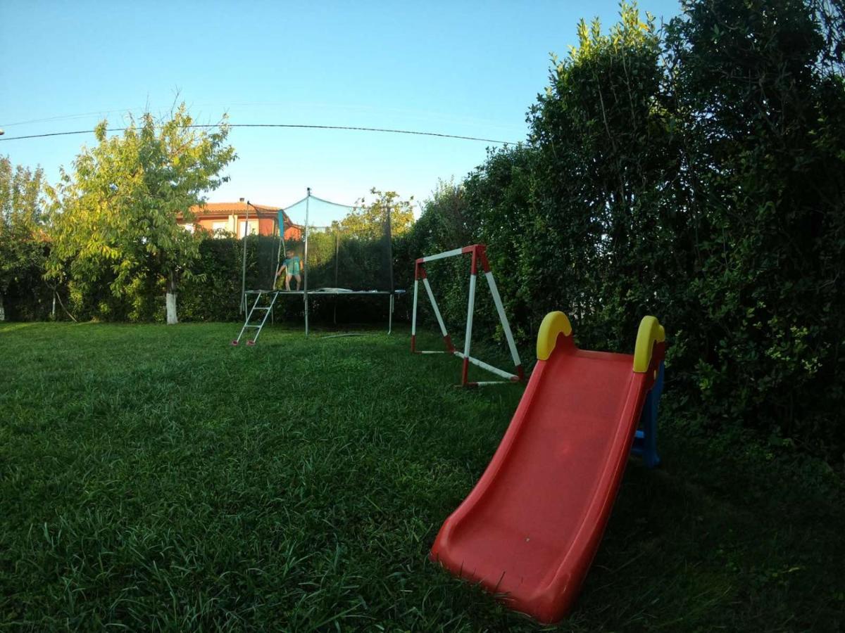 Guest House Ezerets Екстер'єр фото
