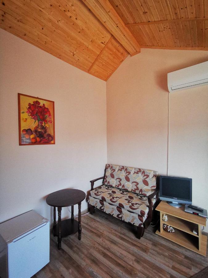 Guest House Ezerets Екстер'єр фото