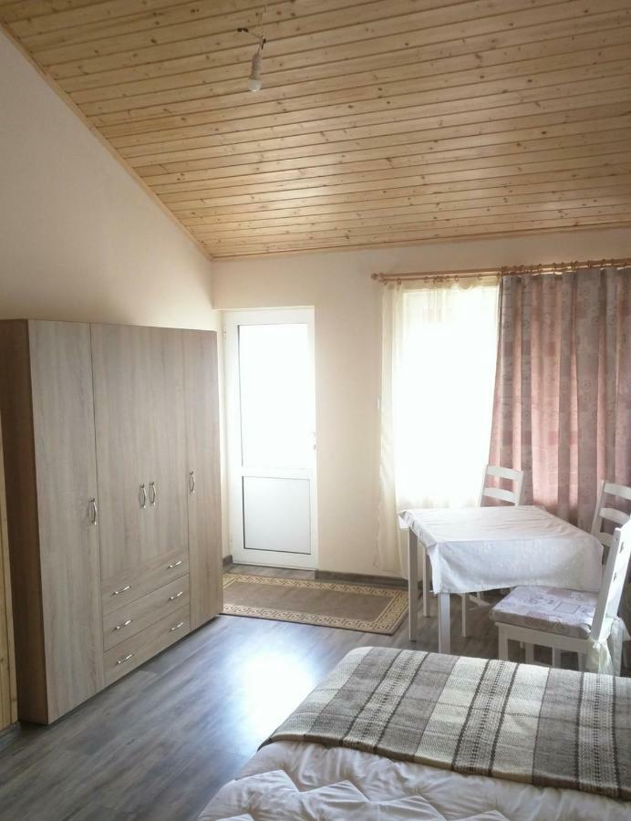 Guest House Ezerets Екстер'єр фото