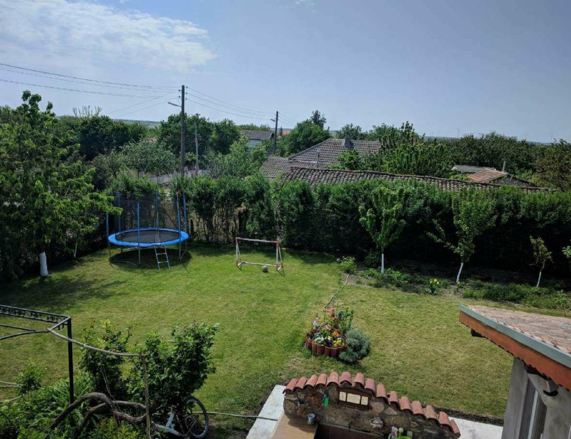 Guest House Ezerets Екстер'єр фото